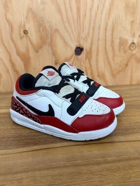 Air Jordan Legacy 312 Chicago Red Toddler Sneakers Size 8C